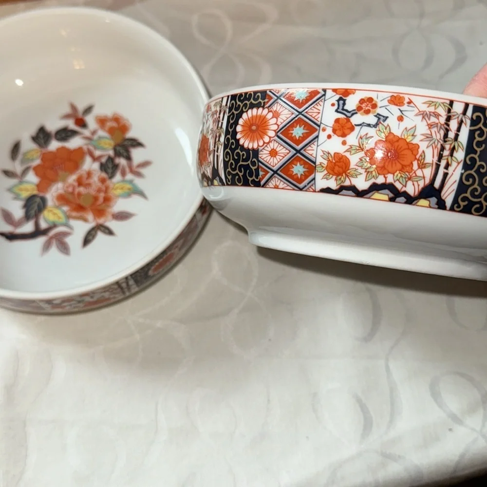 Set of 2 Asian Inspired Floral Design Bowls